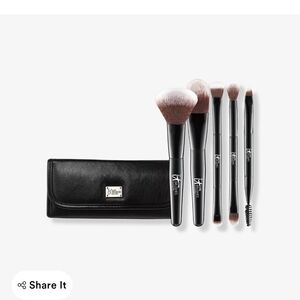 IT Cosmetics Black Makeup Brush Set with Case